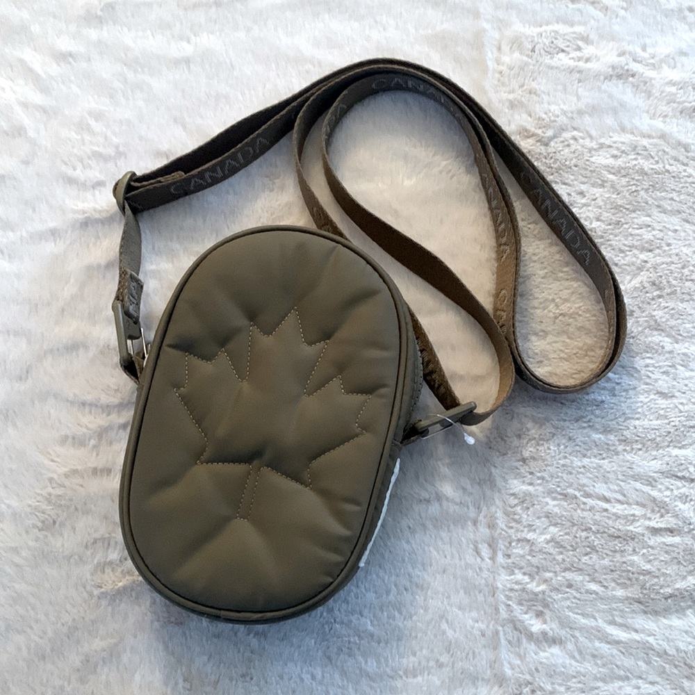 NWOT Lululemon Team Canada 22 Future Legacy Crossbody Bag Artifact